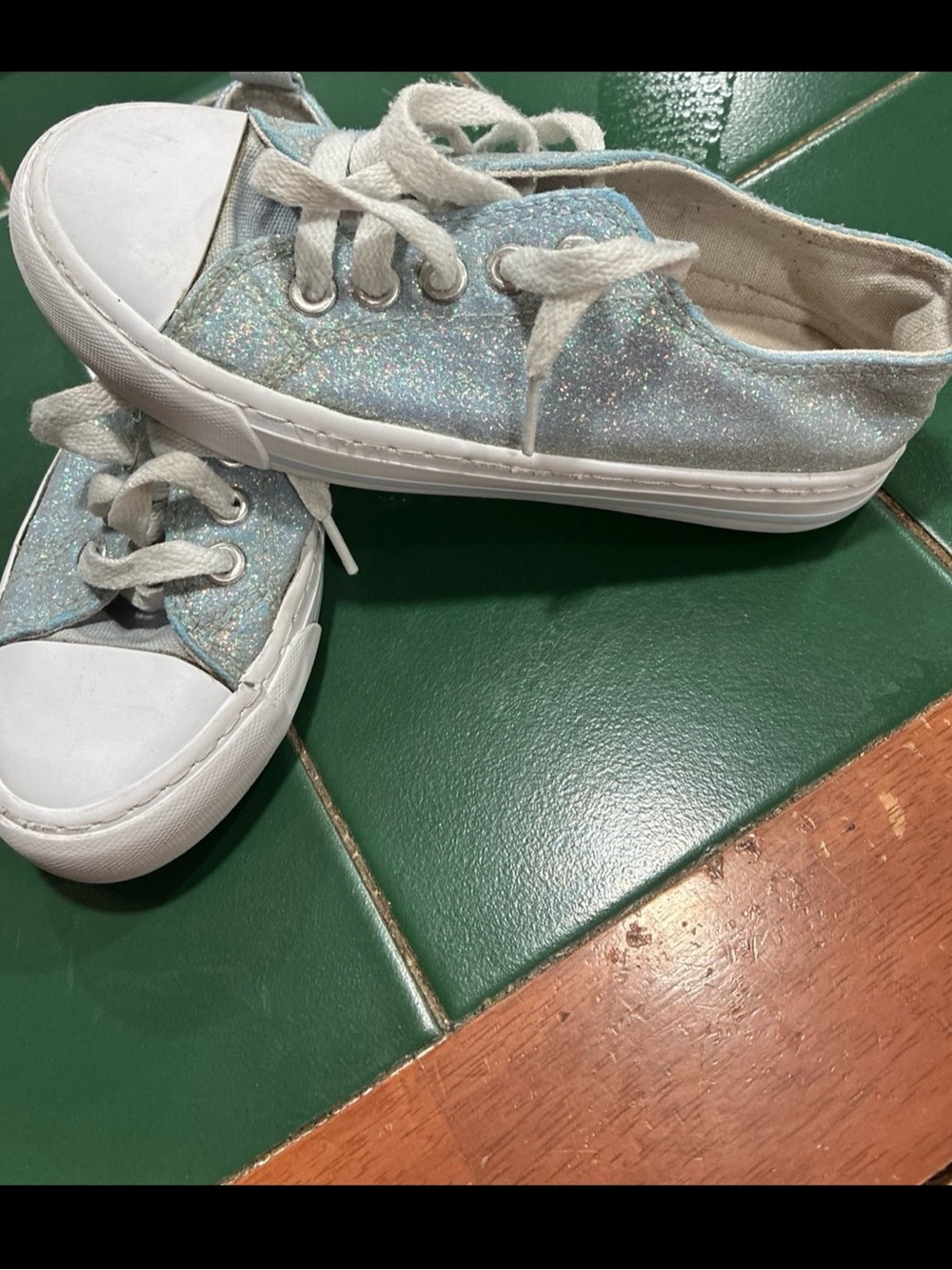 Amazon Kids Glitter Low-Top Sneakers - Light Blue